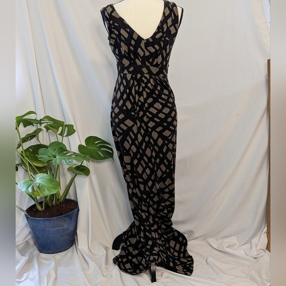 EUC - Banana Republic V Neck Sleeveless Maxi Dress - M - Picture 2 of 5